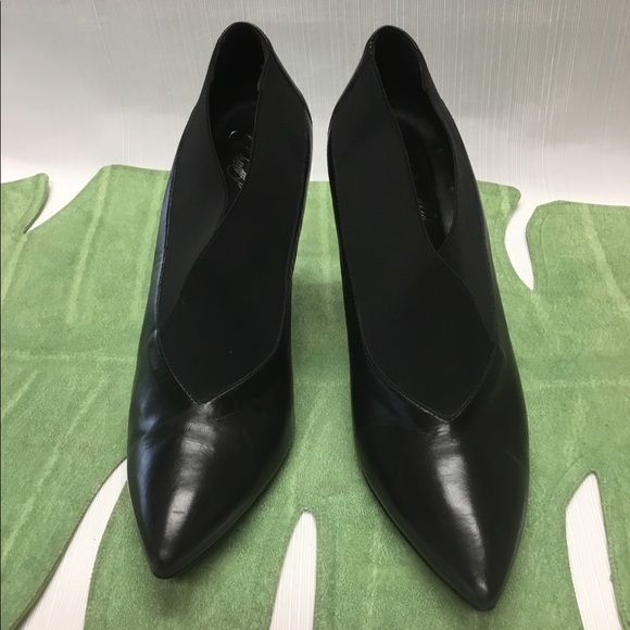 Donald J. Pliner Sleek Black Leather Heels - Picture 3 of 8